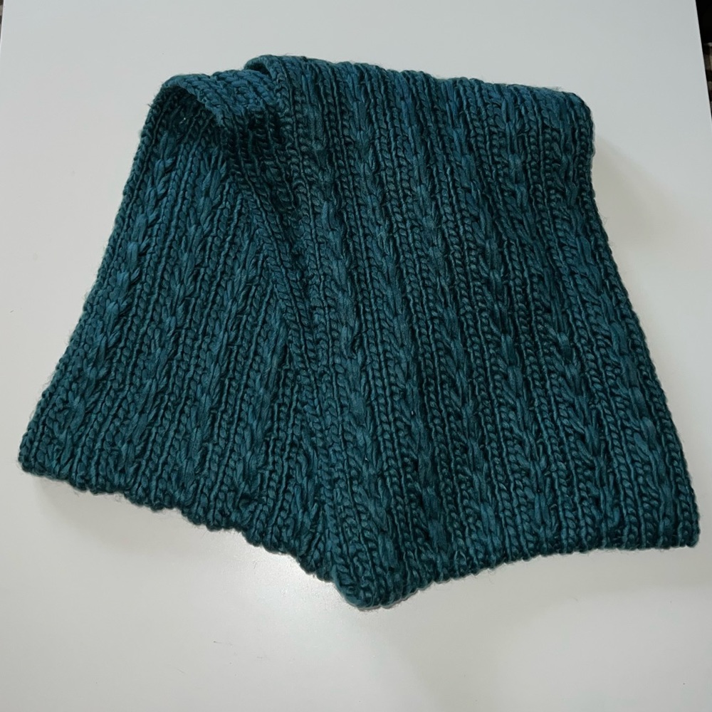 Thick knit chunky teal green infinity loop scarf